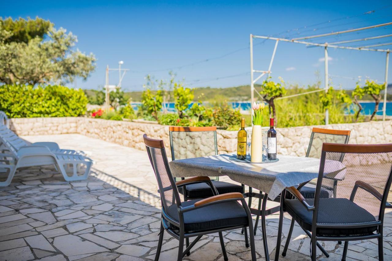 Apartment Kneze Račišće Bagian luar foto